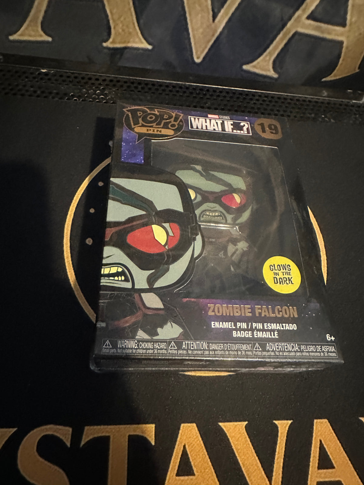 Funko Pin Zombie Falcon 19 GITD